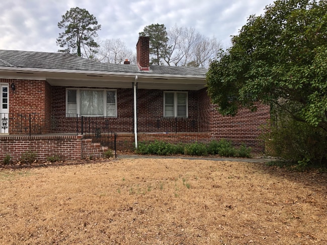 11500 Elmwood Ln in Chester, VA - Foto de edificio - Building Photo