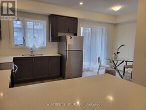 1695 Dersan St in Pickering, ON - Building Photo - Building Photo