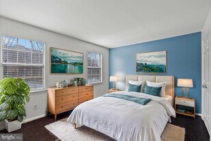 601 Bashford Ln in Alexandria, VA - Building Photo