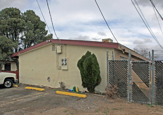 320 Dallas St SE in Albuquerque, NM - Building Photo - Building Photo