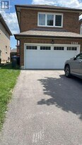 1358 Beauty Bush Ct in Mississauga, ON - Building Photo