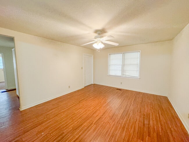 1502 Atkamire Dr in Tallahassee, FL - Building Photo - Building Photo