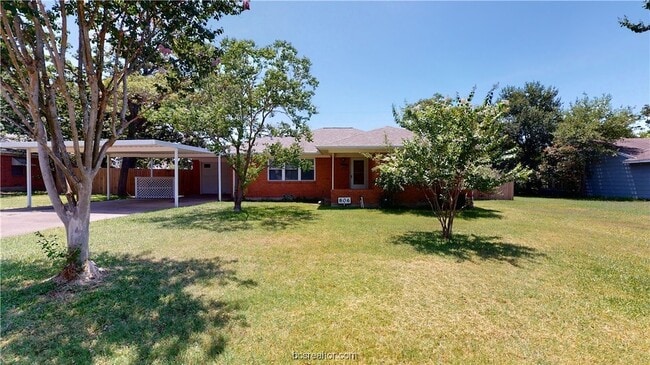 806 Gilchrist Ave in College Station, TX - Building Photo - Building Photo