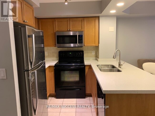 4080-4080 Living Arts Dr in Mississauga, ON - Building Photo - Building Photo