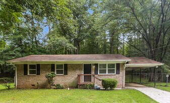 599 Plainville Dr SW in Atlanta, GA - Building Photo