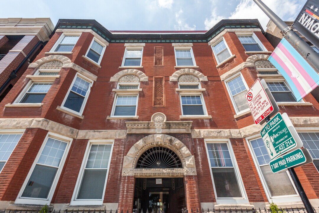 3414 N Halsted St, Unit 104-4 in Chicago, IL - Building Photo