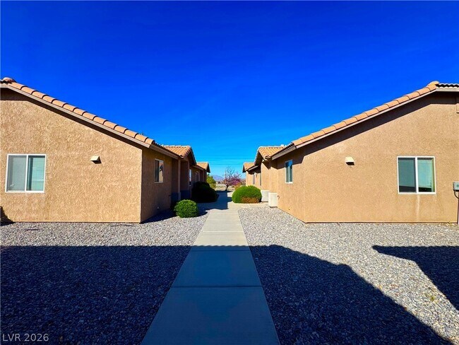 1360 Pocahontas Ave in Pahrump, NV - Building Photo - Building Photo