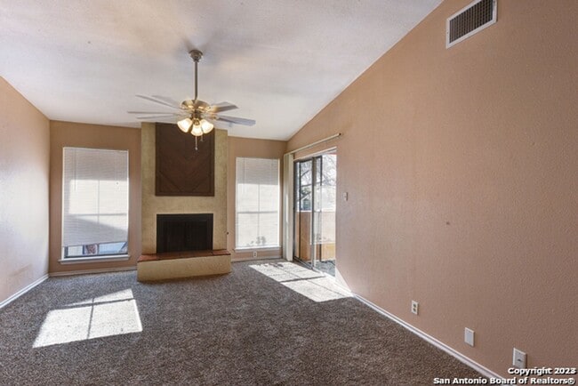 1431 Loma Alto Rd in San Antonio, TX - Building Photo - Building Photo