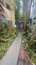 1701 Nichols Canyon Rd in Los Angeles, CA - Building Photo - Building Photo