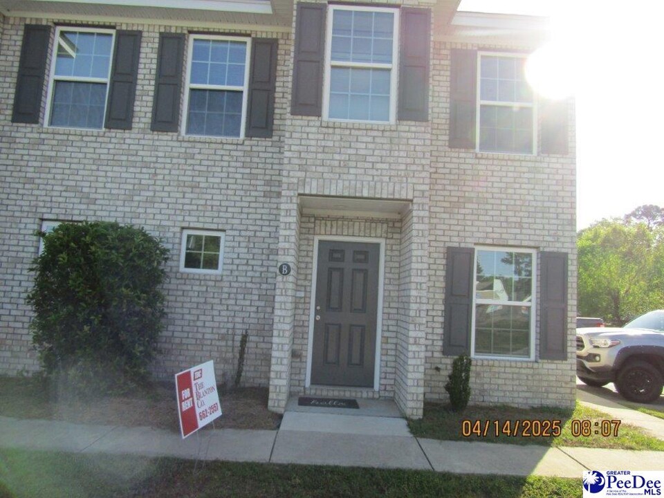 3552 Texas Rd in Florence, SC - Foto de edificio