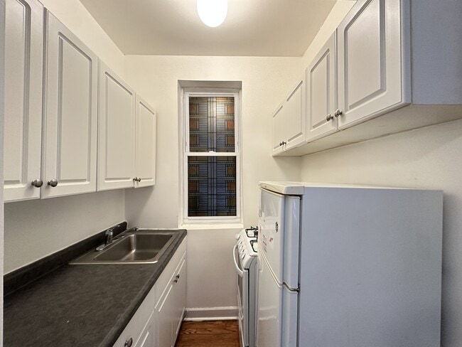 2405 W Wilson Ave in Chicago, IL - Building Photo - Building Photo