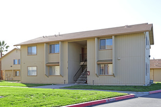 Mendota Village Apartments in Mendota, CA - Building Photo - Building Photo