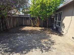 915 Henderson Ave in Sunnyvale, CA - Building Photo - Building Photo