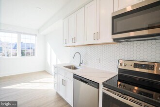 1324 Frankford Ave in Philadelphia, PA - Foto de edificio - Building Photo