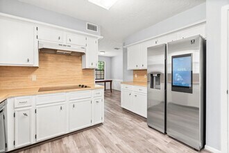 29 W Torch Pine Cir in Spring, TX - Building Photo - Building Photo