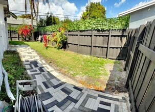 1710 SW 99th Terrace in Miramar, FL - Building Photo - Building Photo