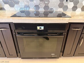 394 Highland Hills Ct in Las Vegas, NV - Building Photo - Building Photo