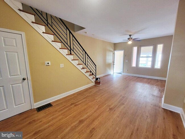 923 E Schiller St in Philadelphia, PA - Building Photo - Building Photo