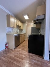 630 Clarke Rd in Coquitlam, BC - Building Photo - Building Photo