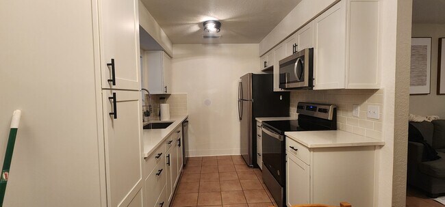 139 NE Monroe Cir N in St. Petersburg, FL - Building Photo - Building Photo