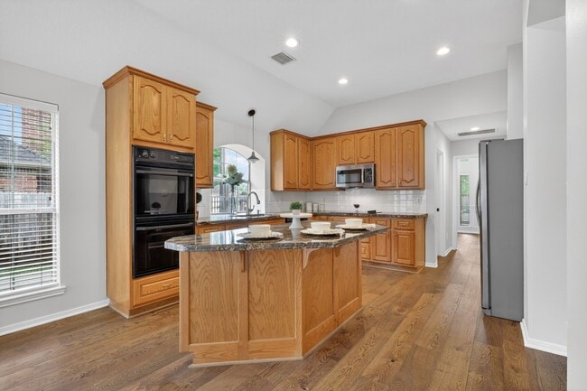 property at 3614 Cedar Glen Ln
