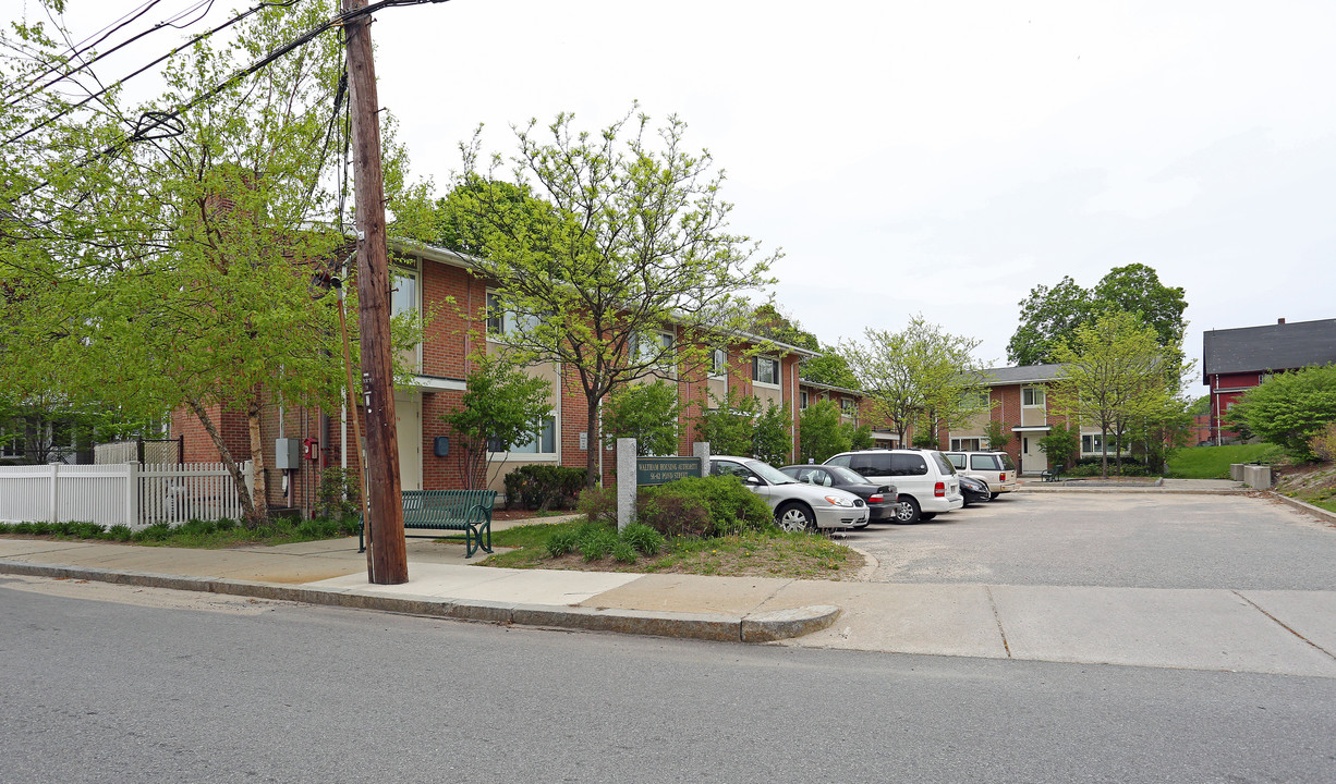 58-62 Pond St in Waltham, MA - Building Photo