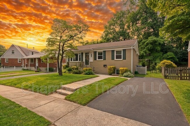 property at 3904 Lantern Dr