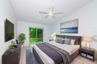 1658 Ridgewood Ln in Sarasota, FL - Building Photo - Building Photo