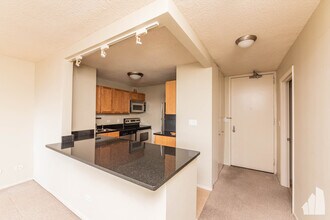 30 E Huron St, Unit 904 in Chicago, IL - Building Photo - Building Photo