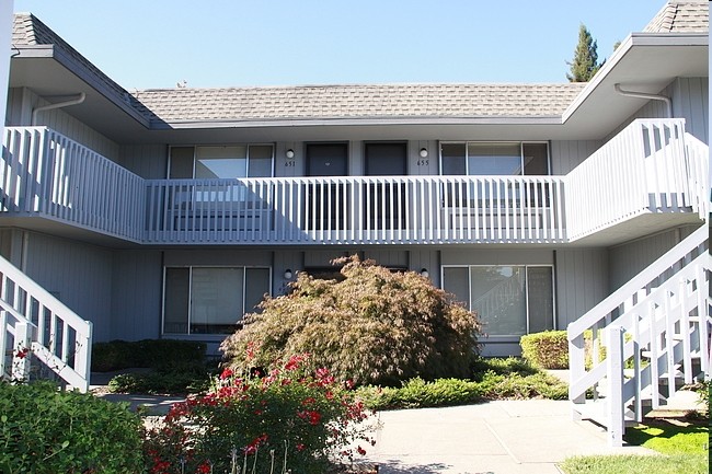 GLEN VIEW APARTMENTS in Napa, CA - Building Photo - Building Photo