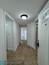 4205 N University Dr in Sunrise, FL - Building Photo - Building Photo