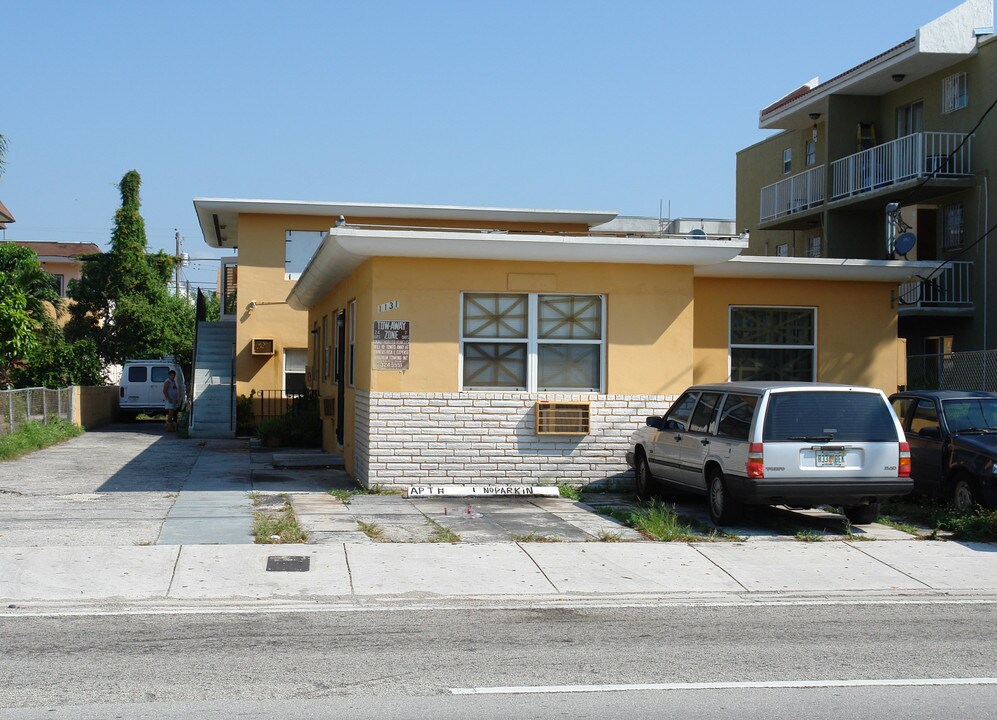 1127 SW 7th St in Miami, FL - Building Photo