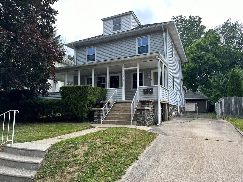 2018 B Englewood Ave in Woodlawn, MD - Foto de edificio