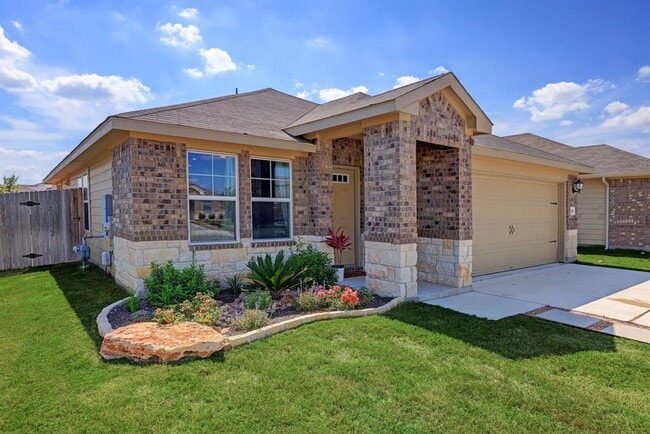 206 Creek Hollow Dr in Hutto, TX - Building Photo - Building Photo