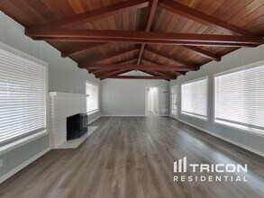106 Sierra Dr in Pittsburg, CA - Building Photo - Building Photo