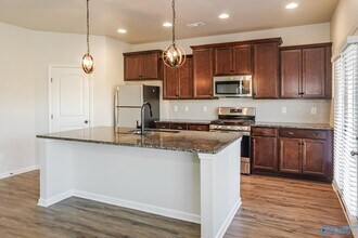 213 Iron Cir in Meridianville, AL - Building Photo - Building Photo