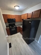 2724 Stringtown Rd in Evansville, IN - Building Photo - Building Photo