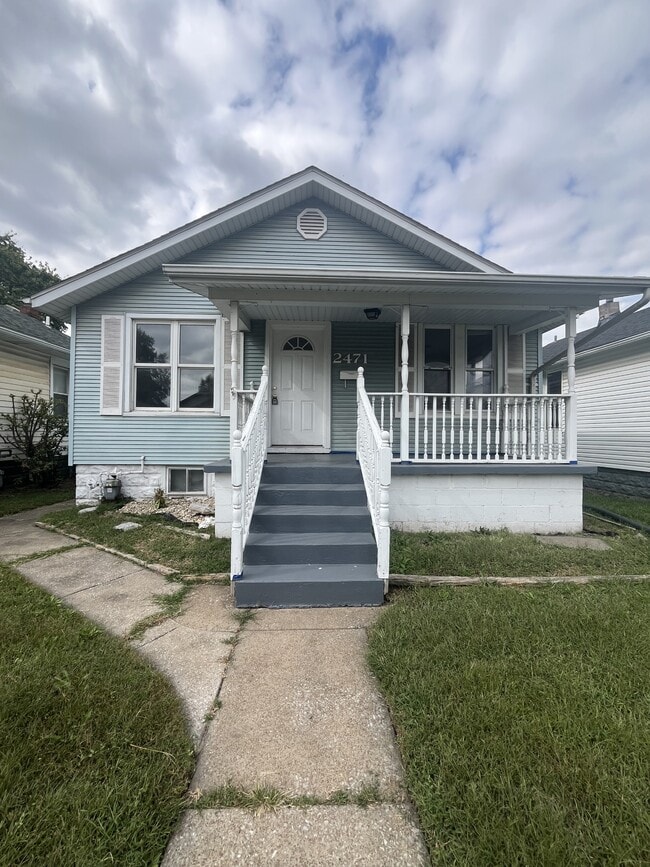 2471 Center St