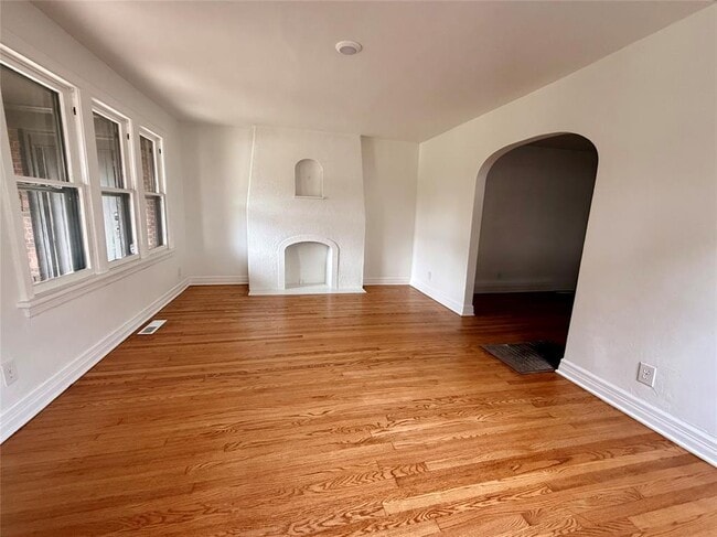 property at 413 NW 33rd St