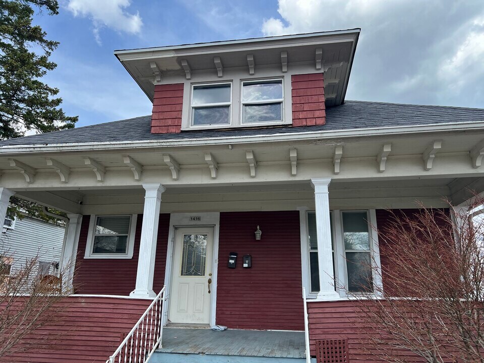 1416 Michigan Ave in Sheboygan, WI - Foto de edificio