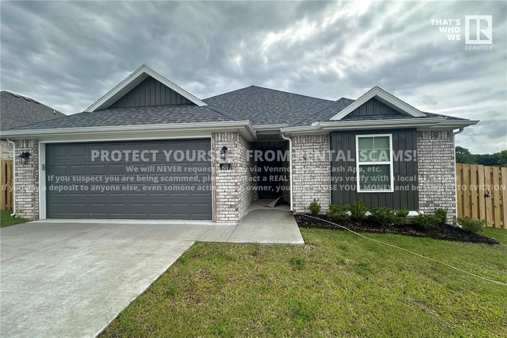 450 Hall St in West Fork, AR - Building Photo