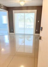 637 SW 3rd St in Miami, FL - Foto de edificio - Building Photo