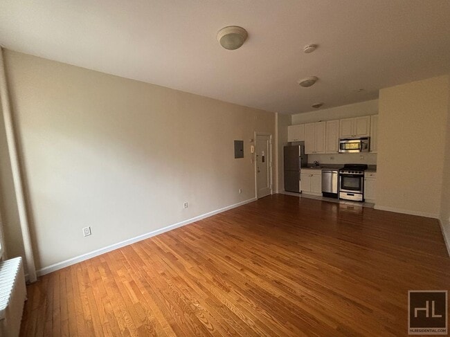 WEST 72 STREET in New York, NY - Building Photo - Building Photo