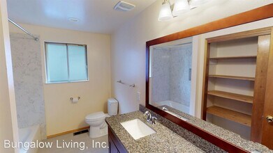 1801 S Walker St in Seattle, WA - Building Photo - Building Photo