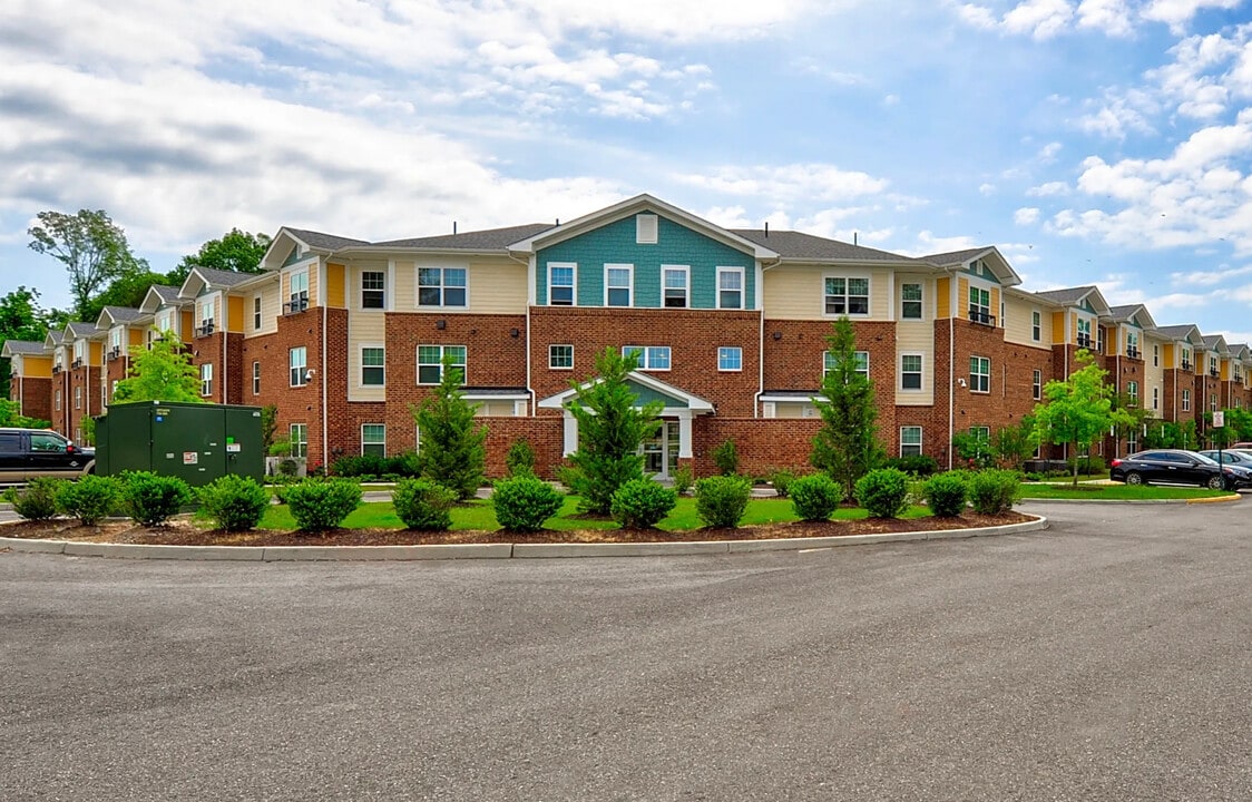 Cavalier Senior Apartments in Petersburg, VA - Foto de edificio