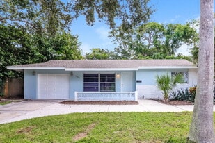 5795 Hillside St in Seminole, FL - Building Photo