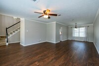 9614 Berlin Ct in Houston, TX - Foto de edificio - Building Photo