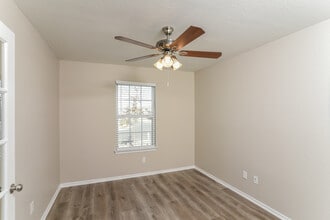 10418 Castello Cyn in San Antonio, TX - Building Photo - Building Photo