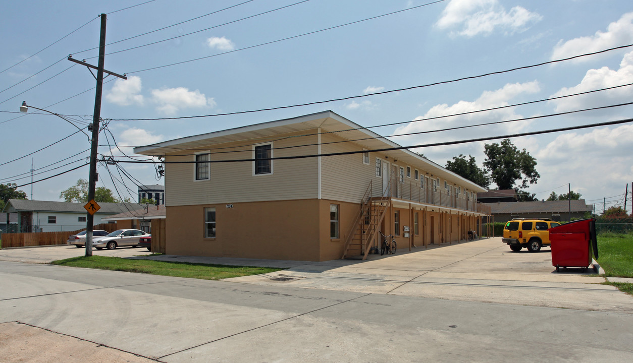 1204 Virgil St in Gretna, LA - Building Photo