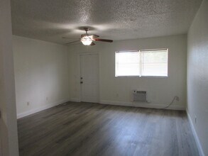 417 N E St in Lake Worth Beach, FL - Building Photo - Building Photo